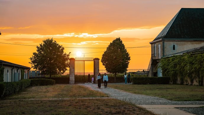 width_2400_csig=AAAAAAAAAAAAAAAAAAAAAFUvCEXMIFI6FOZvBbFXA3iT-lvx_-U8D6u9Jndg0Zs_&exp=1768333316&osig=AAAAAAAAAAAAAAAAAAAAA