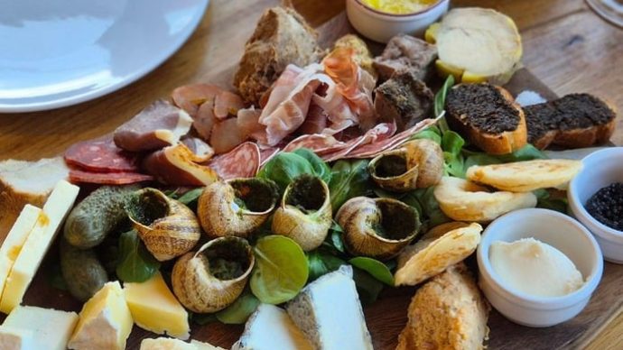 width_695_csig=AAAAAAAAAAAAAAAAAAAAACklYgKlbHd-u1vf-J_3N-qakAlhN58QsLXwL866tfag&exp=1768320424&osig=AAAAAAAAAA